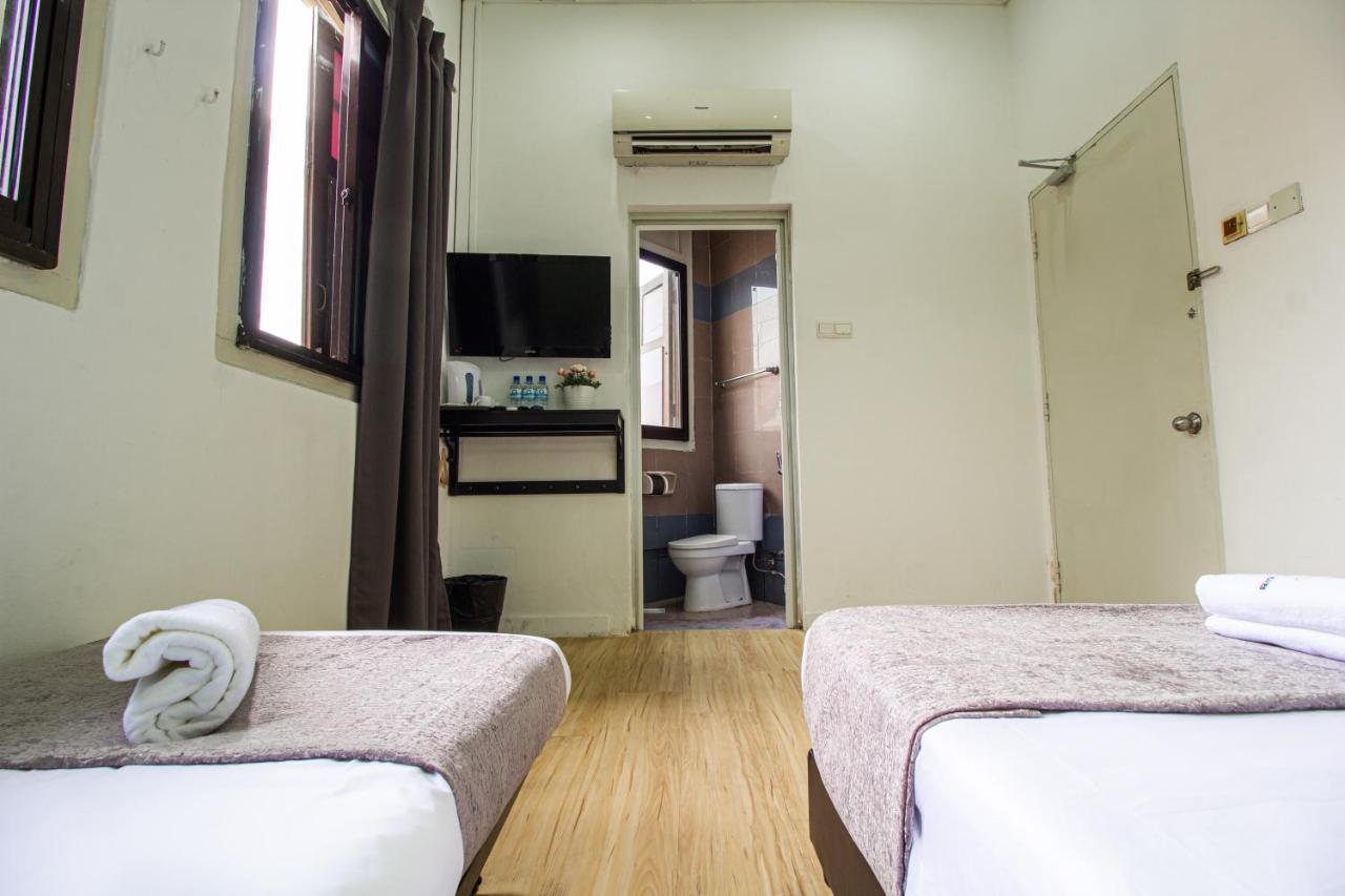 คิว ลอฟต์ โฮเทล แอต เกย์ลัง Hotel สิงคโปร์ ภายนอก รูปภาพ